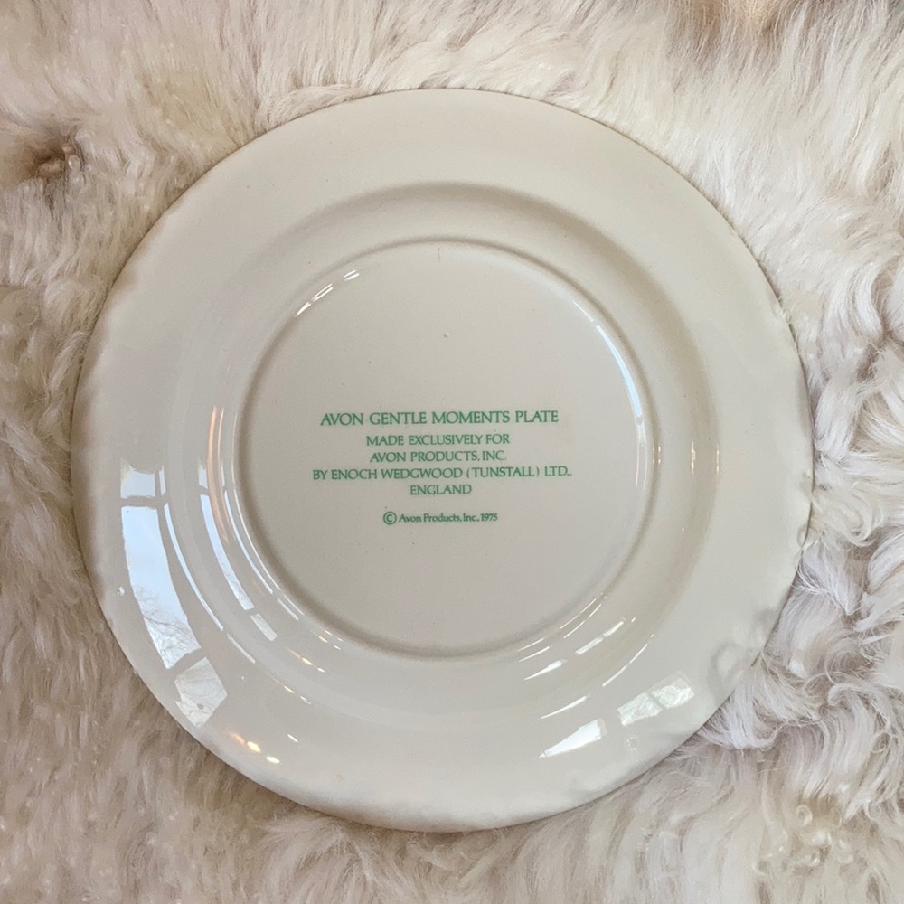 Avon Gentle Moments plate - Picture 3 of 12